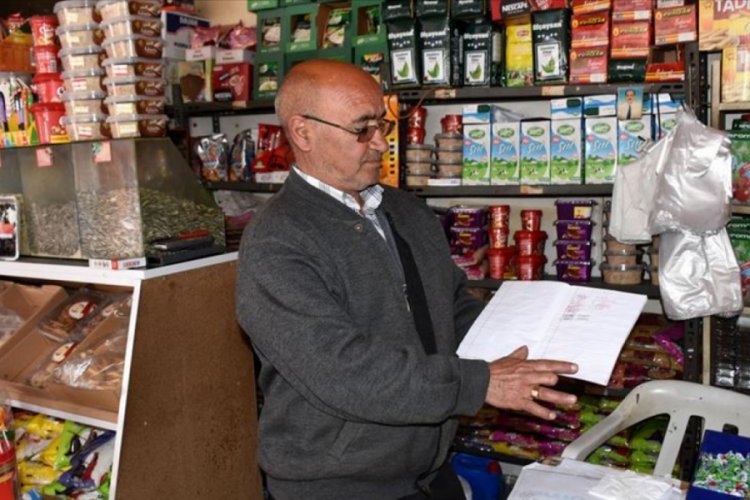 Aksaray'da bir hayırsever ihtiya&ccedil; sahiplerinin bakkala olan borcunu &ouml;dedi