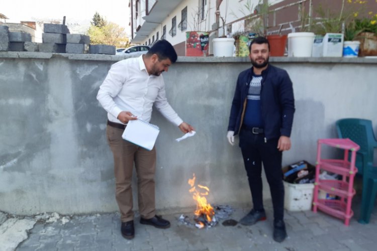 Mahallenin borcunu &ouml;deyip veresiye defterini yaktırdı