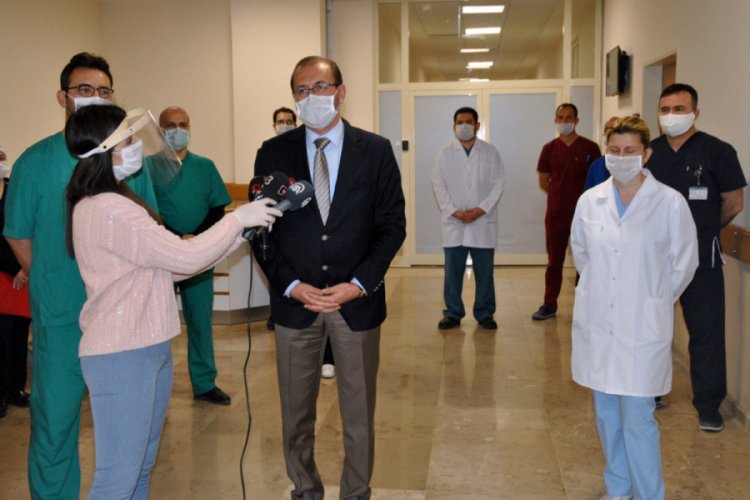 Koronavir&uuml;s&uuml; yenen 2 kişiden plazma bağışı