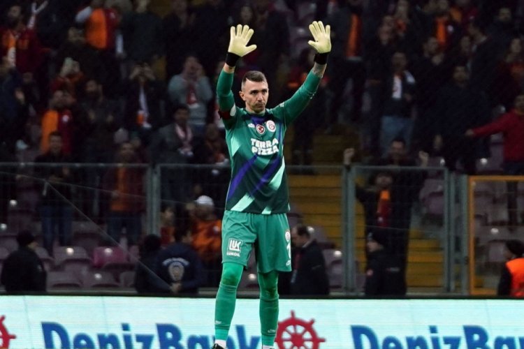 Muslera: "Fatih hocayı baba gibi g&ouml;r&uuml;yorum"