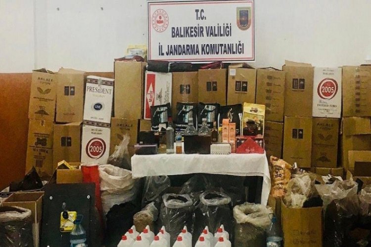 231 litre ka&ccedil;ak alkol ve 360 kilo t&uuml;t&uuml;n ele ge&ccedil;irildi