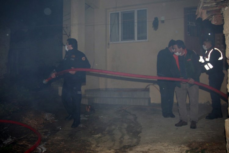 Bursa'da alevlerin arasında kalan yaşlı kadın hayatını kaybetti