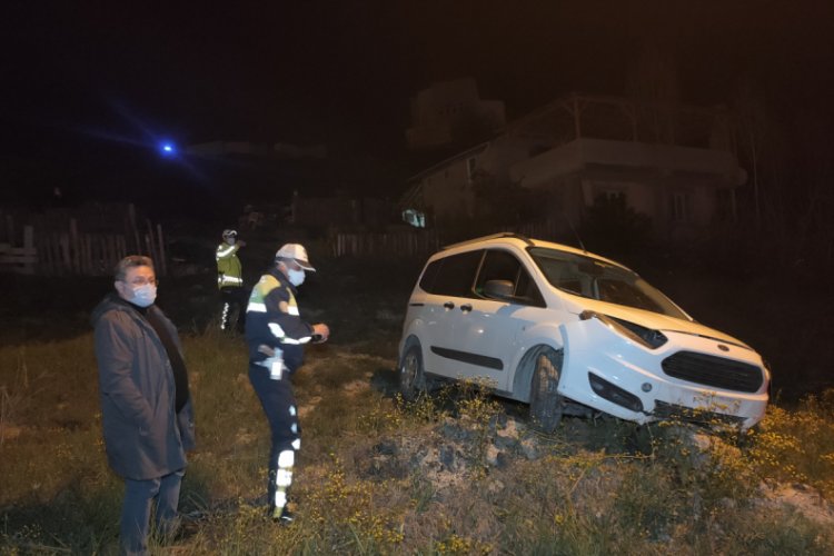Rampa aşağıya kayan aracı ile birlikte s&uuml;r&uuml;klendi
