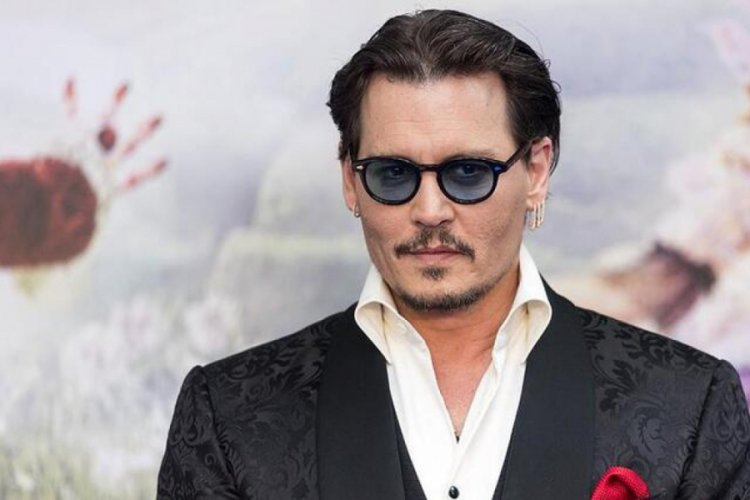 Johnny Depp Instagram hesabı a&ccedil;tı