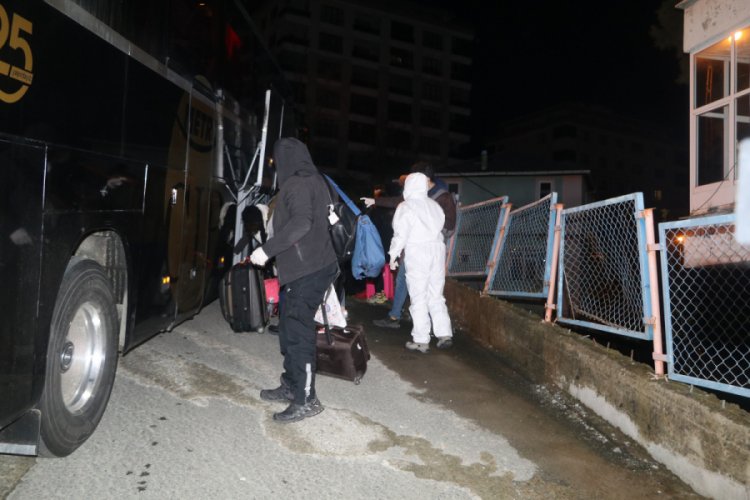 Ukrayna'dan getirilen 180 T&uuml;rk vatandaşı Rize'de karantinaya alındı