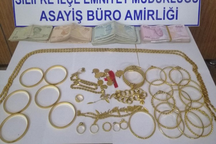 243 bin liralık ziynet eşyasını dolandıramadan yakalandılar