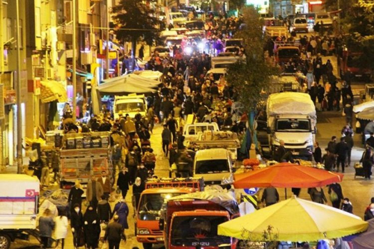 10 Nisan gecesi sokağa &ccedil;ıkanlar en &ccedil;ok hangi &uuml;r&uuml;nleri aldı?