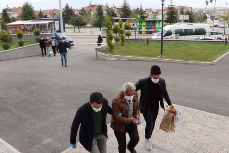 Bı&ccedil;aklama olayına karışan baba ile oğlu tutuklandı