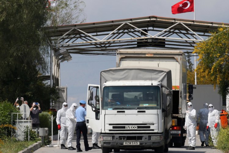 KKTC'de yardım krizi tansiyonu y&uuml;kseltti