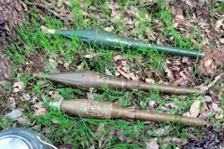 Diyarbakır'da m&uuml;himmat ve yaşam malzemesi ele ge&ccedil;irildi