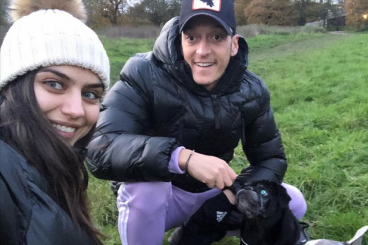 Mesut &Ouml;zil &ccedil;alışmalarını s&uuml;rd&uuml;r&uuml;yor
