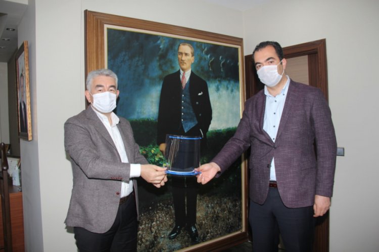 &Ccedil;anakkale'de polise 100 koruyucu maske