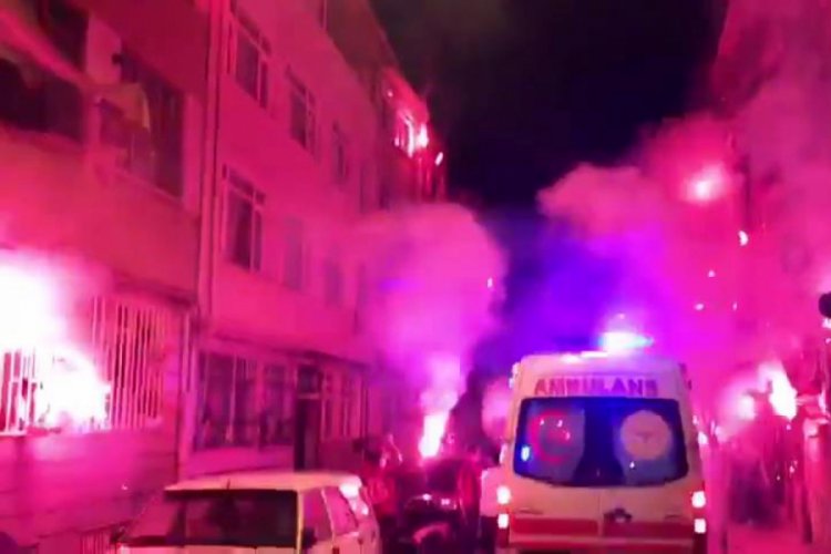 Sağlık &ccedil;alışanlarına meşaleli karşılama