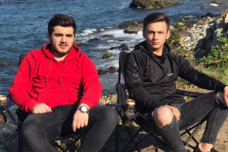 2 gen&ccedil; trafik kazasında hayatını kaybetti