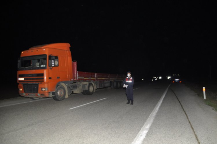 Motosiklet tıra arkadan &ccedil;arptı