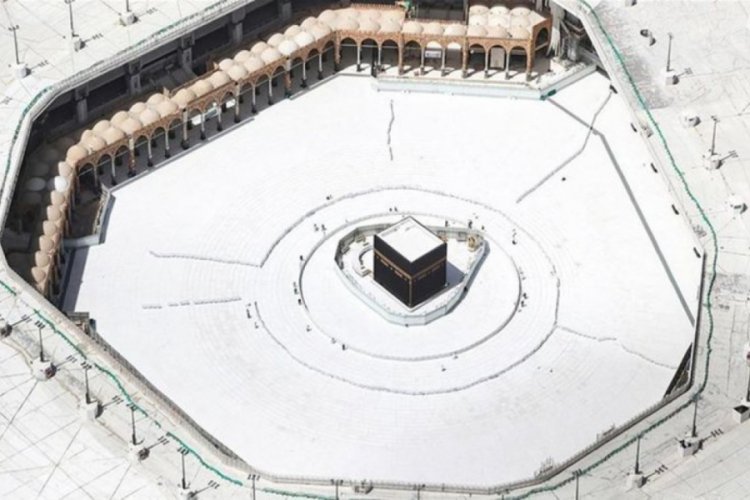Suudi Arabistan'da teravih ve bayram namazları evde kılınacak!