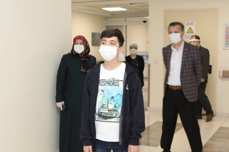 14 yaşında korona vir&uuml;s&uuml; yendi
