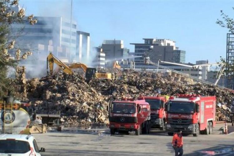 Fabrika yangını 26 saat sonra s&ouml;nd&uuml;r&uuml;ld&uuml;