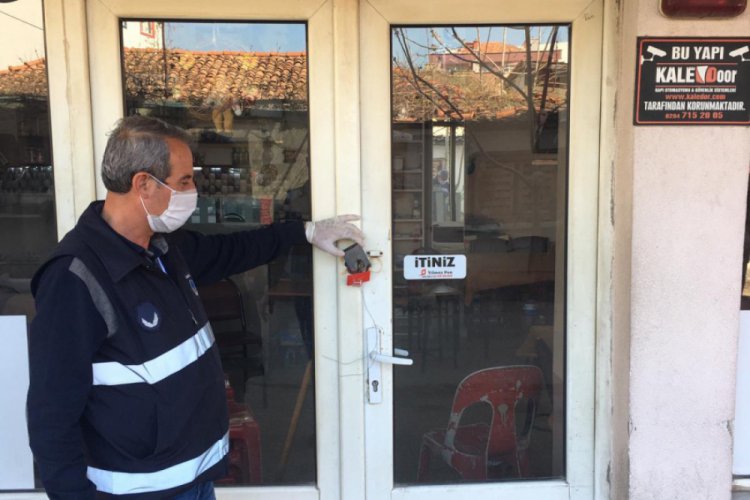 Yasağa rağmen a&ccedil;ılan kahvehane m&uuml;h&uuml;rlendi