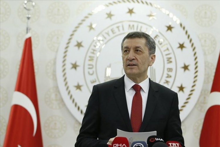 Bakan Sel&ccedil;uk, soruları yanıtladı: 'Sorular daha zor olacak', b&ouml;yle bir şey yok