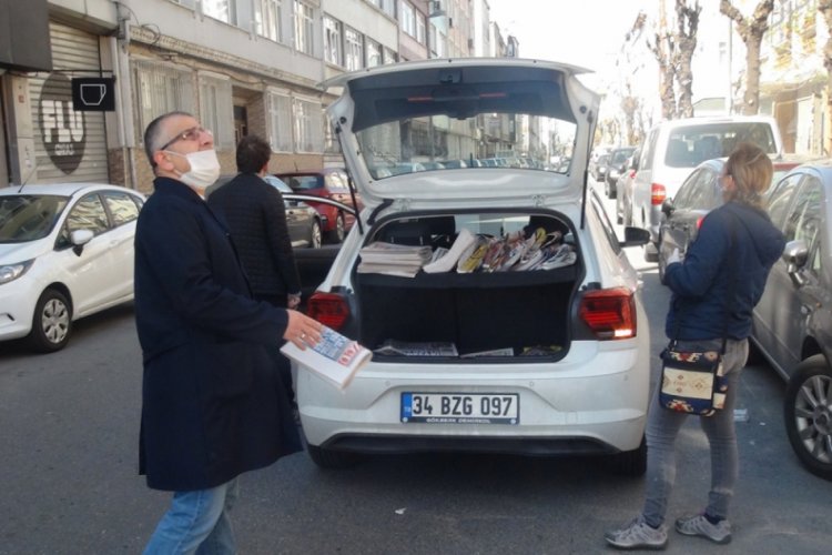 İstanbul'da ekmek ve gazete vatandaşların ayağına geldi