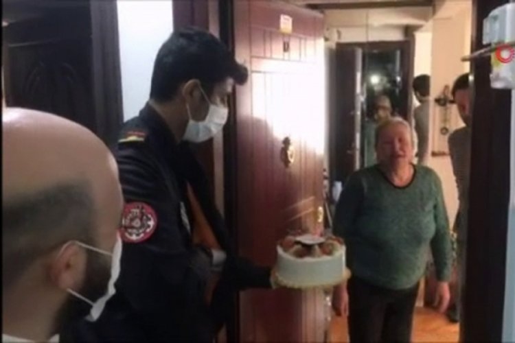 Annesine doğum g&uuml;n&uuml; yapmak istedi, Vefa Destek ekibini aradı
