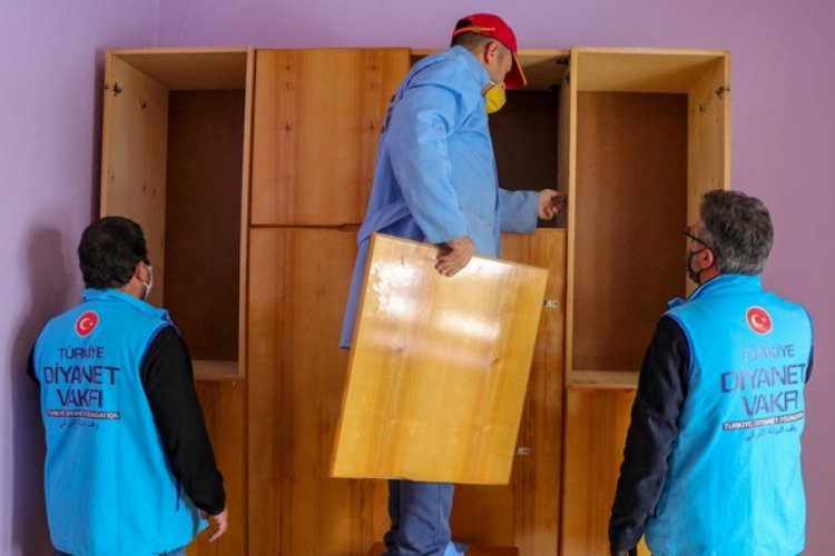 TDV g&ouml;n&uuml;ll&uuml;leri ve din g&ouml;revlileri yaşlı ve hastaların yardımına koşuyor