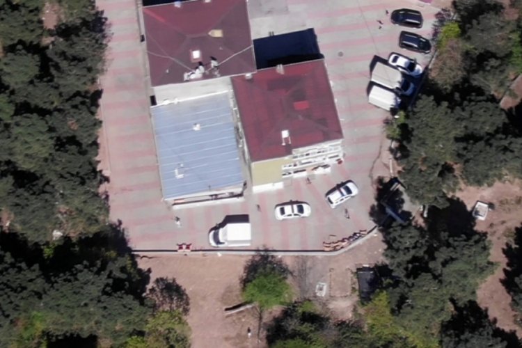 Sokakta top oynayan gen&ccedil;lere droneli baskın