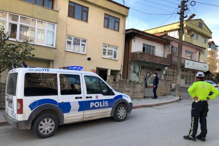 Evinde av t&uuml;feği ile intihar etti