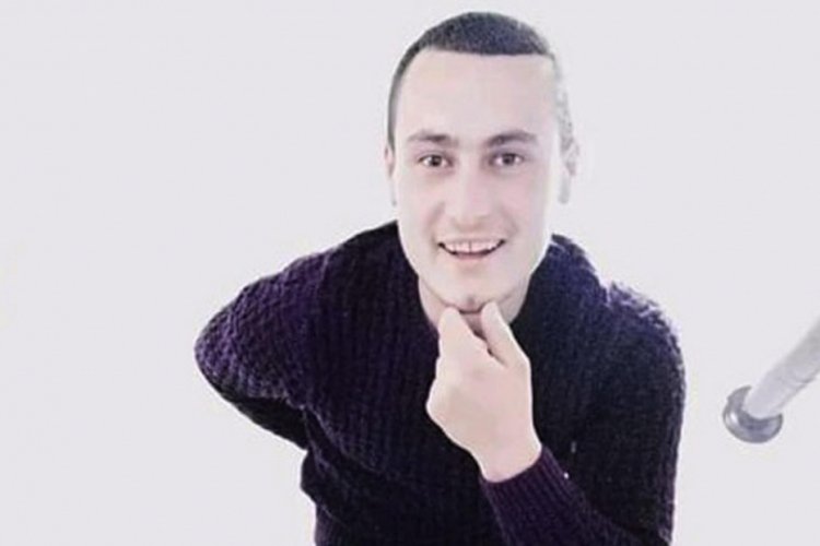 Evinde &ouml;l&uuml; bulunan gencin cebinden uyuşturucu &ccedil;ıktı