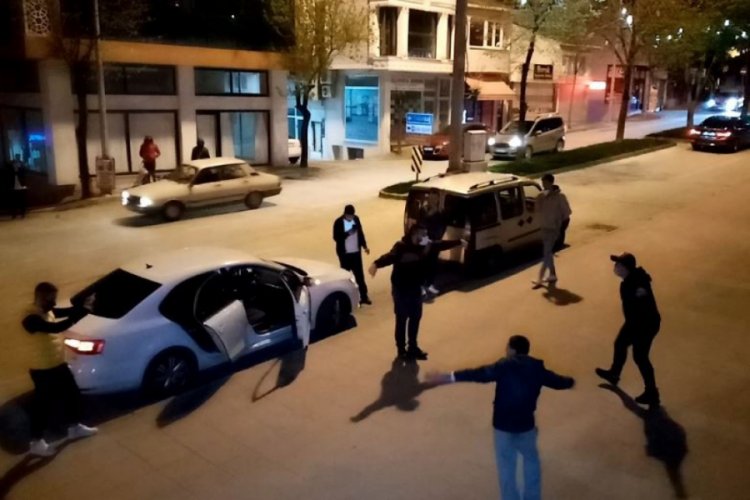 Yasak kalktı, vatandaş sokağa d&ouml;k&uuml;l&uuml;p oynadı