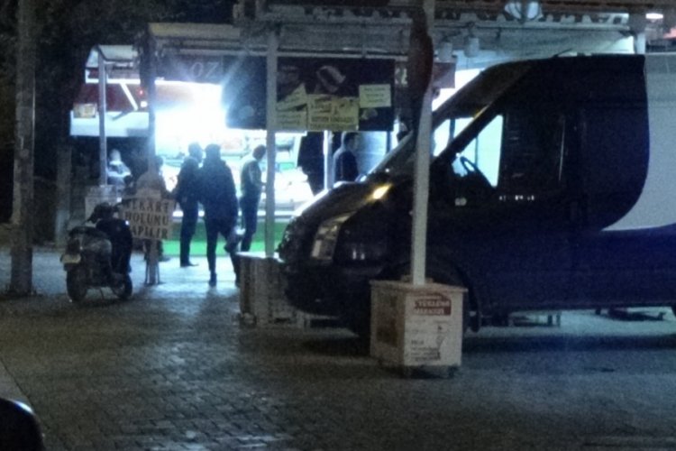 A&ccedil;ılan marketler polis tarafından kapatıldı
