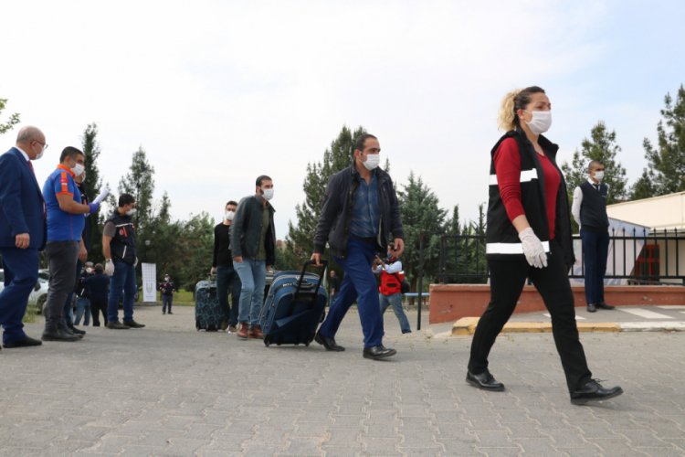 Karantina s&uuml;resi biten 315 kişi memleketlerine g&ouml;nderildi