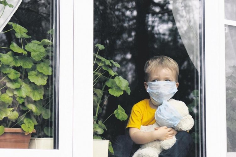 &Ccedil;ocuklarda koronavir&uuml;s enfeksiyonu, bulaş riskleri ve yapılması gerekenler (&Ouml;ZEL HABER)