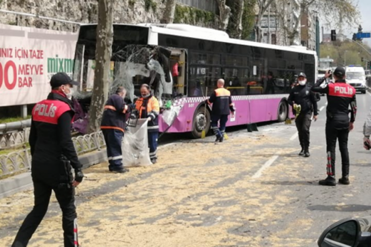 İstanbul'da zincirleme kaza: Yaralılar var