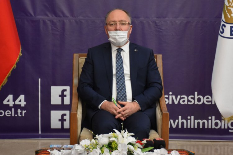 Sivas'ta iş yerleri kapanan esnafa 1000'er lira yardım