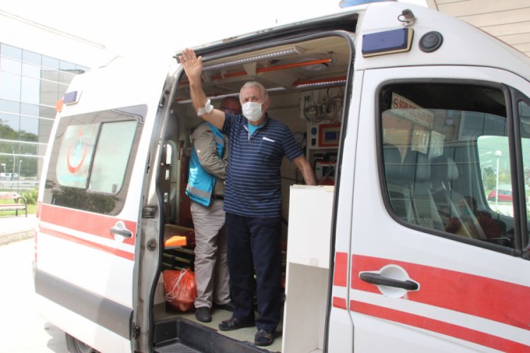 Korona vir&uuml;se yakalanan 74 yaşındaki hasta taburcu oldu