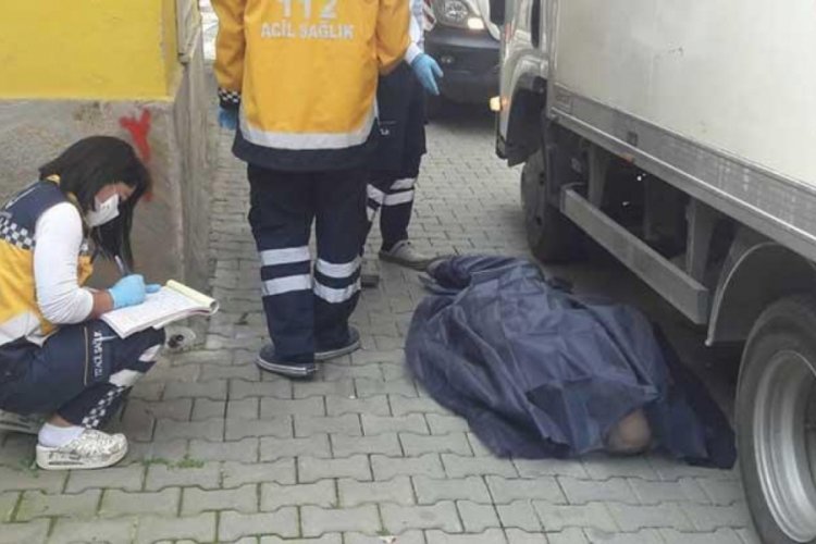 Kamyonetin &ccedil;arptığı yaşlı adam &ouml;ld&uuml;