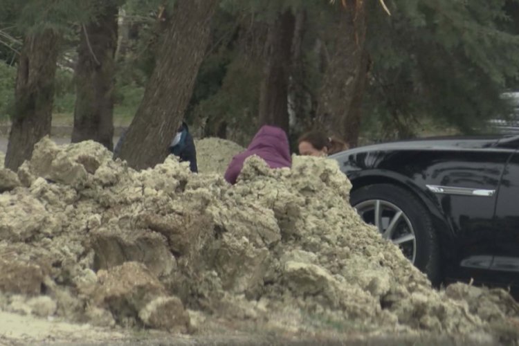 Ebru Şallı'dan oğlunun mezarına ziyaret