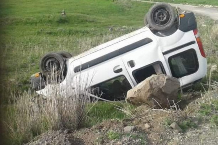 Malatya'da otomobil takla attı