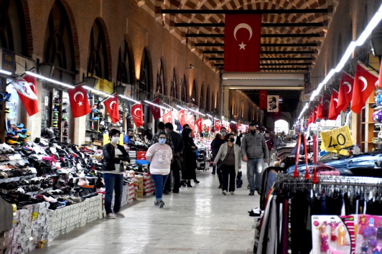 Edirne'nin tarihi &ccedil;arşısı, esnafın 'WhatsApp' oylamasıyla a&ccedil;ıldı