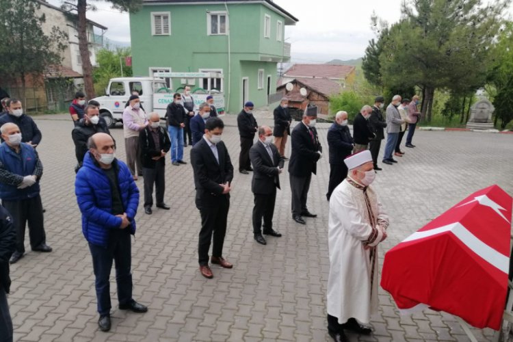 Kore gazisine sosyal mesafeli veda