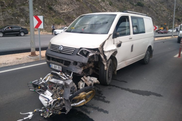 Yeni aldığı motosikletiyle kazada &ouml;ld&uuml;