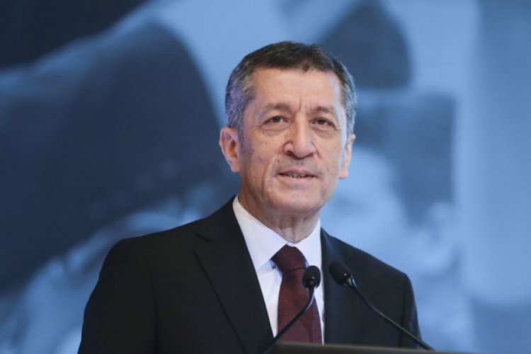 Bakan Sel&ccedil;uk'tan &ccedil;ocuklara 23 Nisan daveti