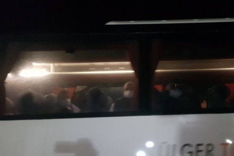 &Ccedil;ek Cumhuriyeti'den getirilen 106 &ouml;ğrenci Karab&uuml;k'te yurda yerleştirildi