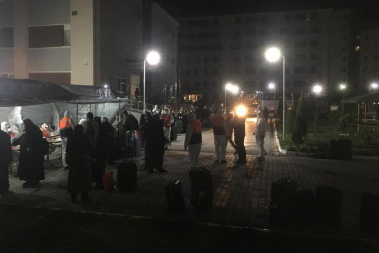 Almanya'dan getirilen 232 kişi, Niğde'de yurda yerleştirildi