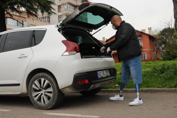 Sokak hayvanları i&ccedil;in evde kalmadı