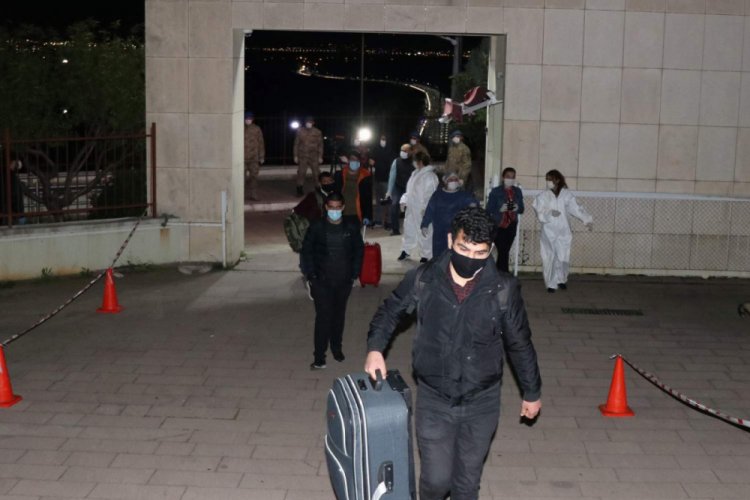 Ukrayna'dan getirilen 298 T&uuml;rk vatandaşı yurtta karantinaya alındı
