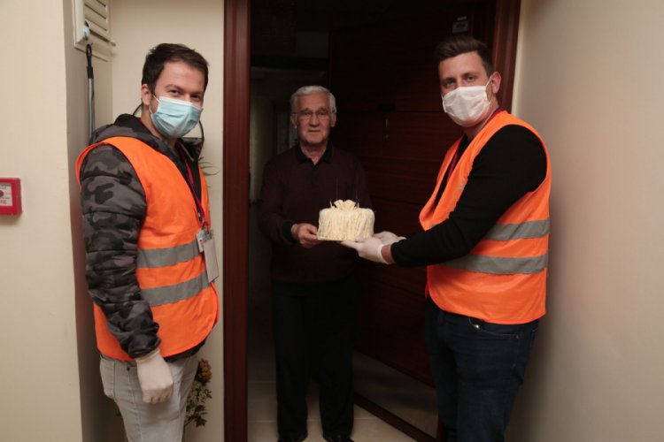 Bursa Nil&uuml;fer ekiplerinden pasta s&uuml;rprizi