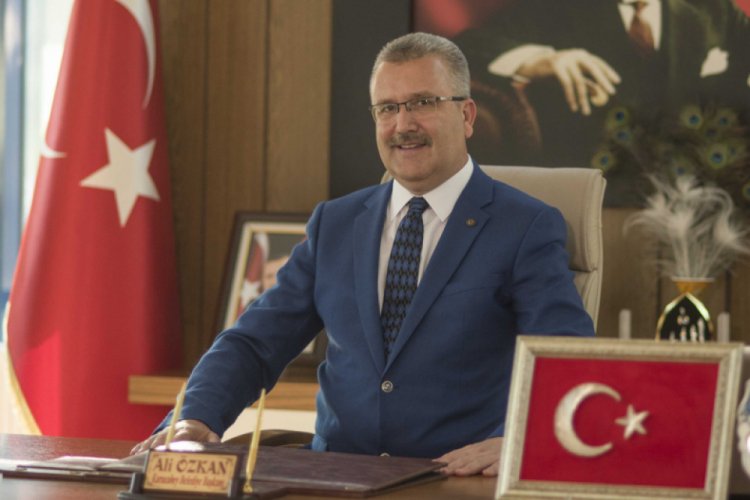 Bursa Karacabey Belediye Başkanı &Ouml;zkan'dan 23 Nisan mesajı